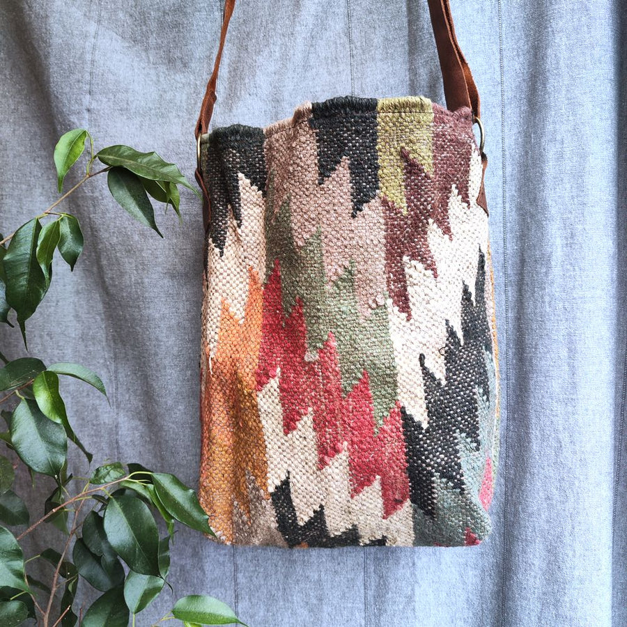 Borsa ATTUR artigianale realizzato con KILIM e Cuoio