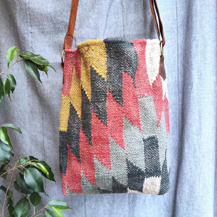 Borsa ERODE artigianale realizzato con KILIM e Cuoio