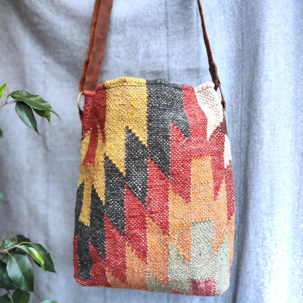 Borsa PUNJAB artigianale realizzato con KILIM e Cuoio