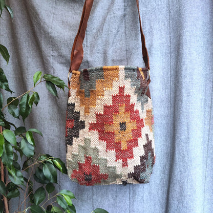 Borsa GOA artigianale realizzato con KILIM e Cuoio