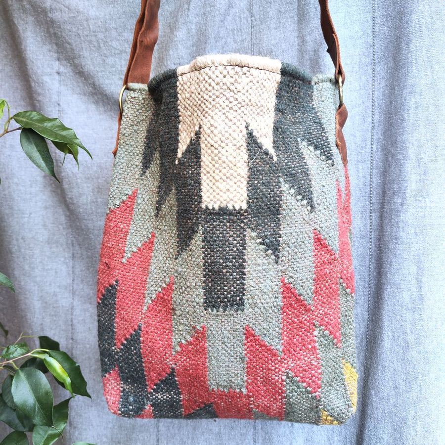 Borsa ORISSA artigianale realizzato con KILIM e Cuoio