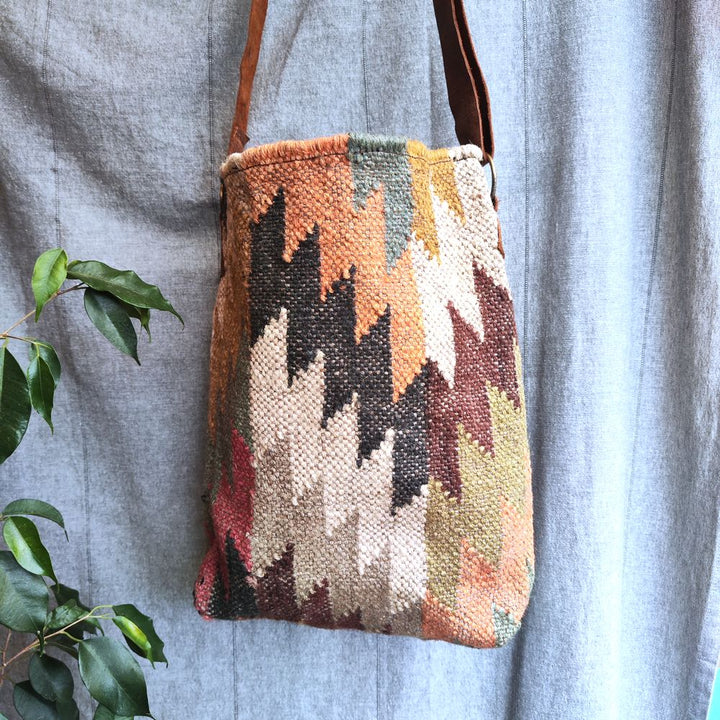 Borsa NAGPUR  artigianale realizzato con KILIM e Cuoio