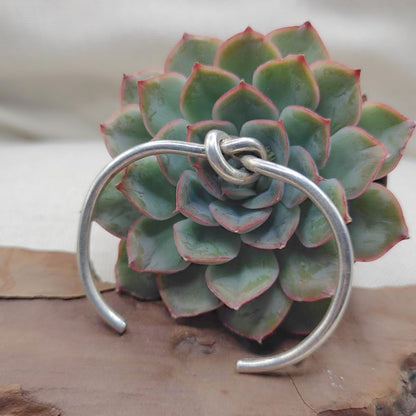 Bracciale rigido in argento 925 con nodo - BETTIAH
