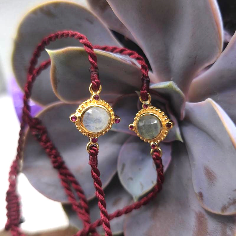 Bracciale regolabile in argento dorato con pietra  - MISANPUR