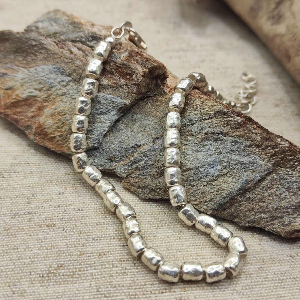 Handcrafted bracelet with hammered tubes - MOMMATO