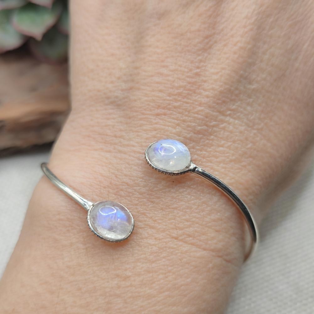 Bracciale aperto con pietra di luna in argento 925 - PATH