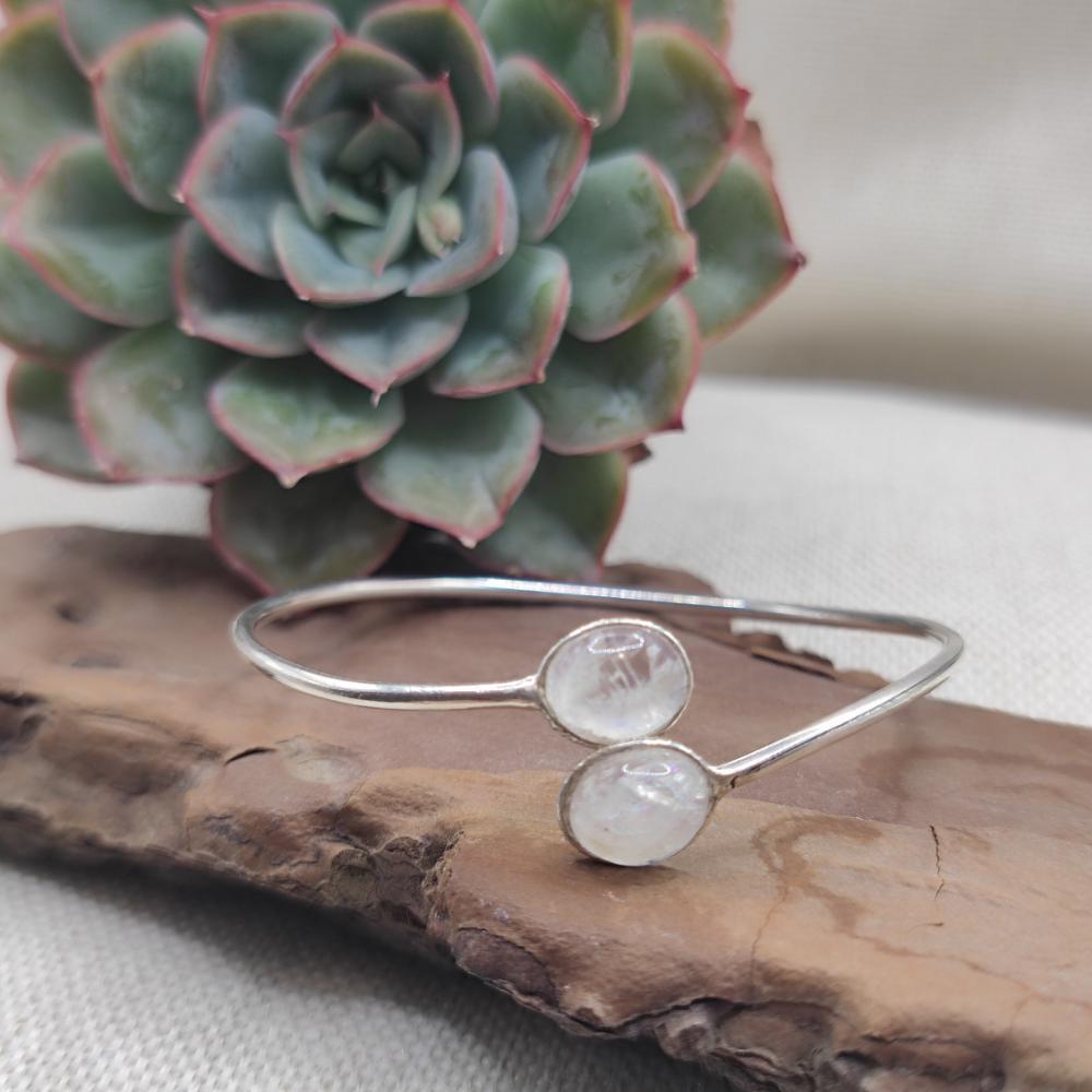 Bracciale aperto con pietra di luna in argento 925 - PATH