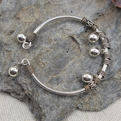 Bracciale etnico rigido aperto in argento 925 - KALINDI