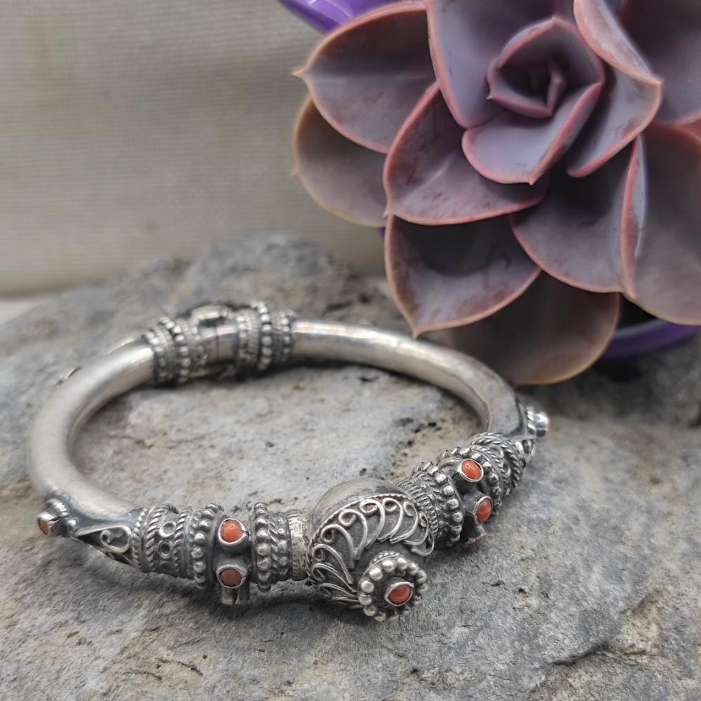Bracciale etnico apribile con turchese in argento 925 - YAMIRA