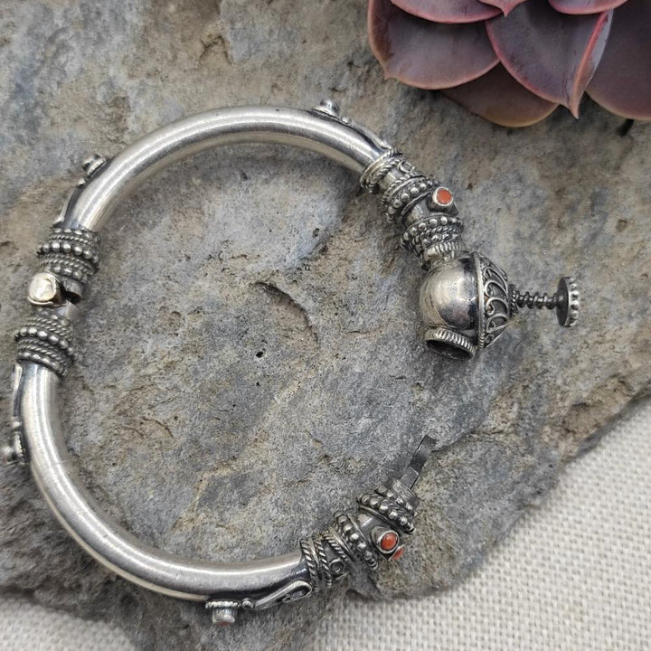 Bracciale etnico apribile con turchese in argento 925 - YAMIRA