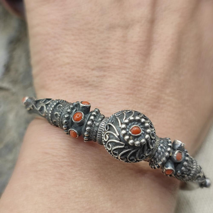 Bracciale etnico apribile con turchese in argento 925 - YAMIRA