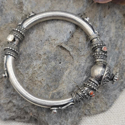 Bracciale etnico apribile con turchese in argento 925 - YAMIRA