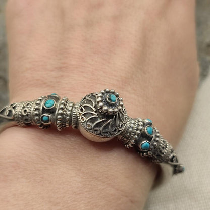 Bracciale etnico apribile con turchese in argento 925 - YAMIRA