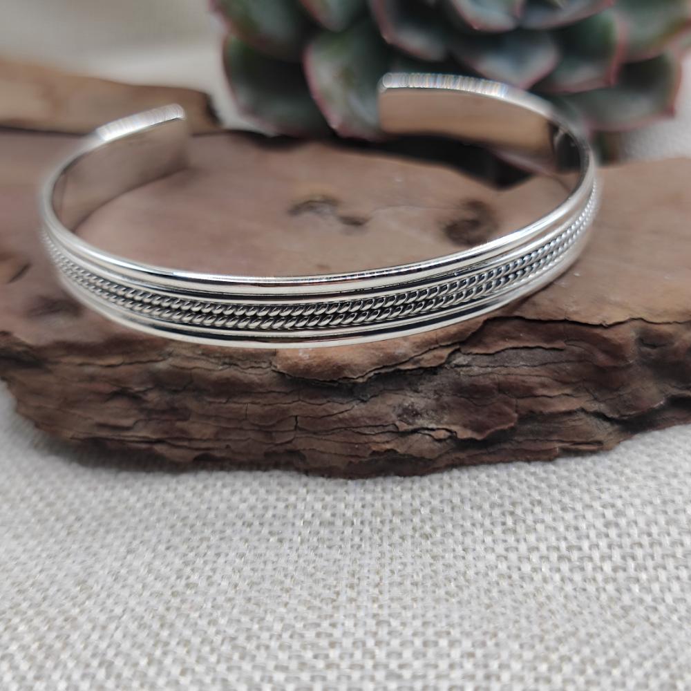 Bracciale etnico rigido aperto in argento 925 - BAPU