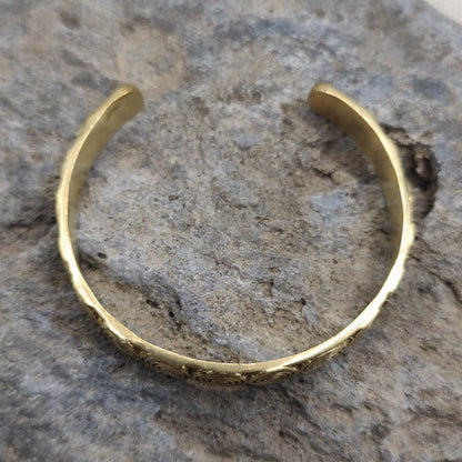 Bracciale etnico aperto rigido in ottone - HANA
