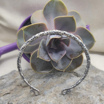 Bracciale etnico rigido aperto in argento 925 - ORVANI