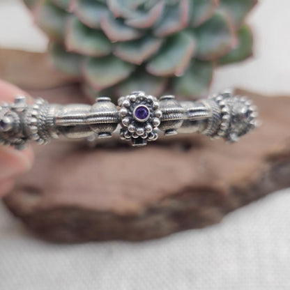 Bracciale etnico apribile con ametista in argento 925 - MEERA