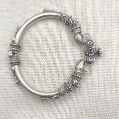 Bracciale etnico apribile con ametista in argento 925 - MEERA
