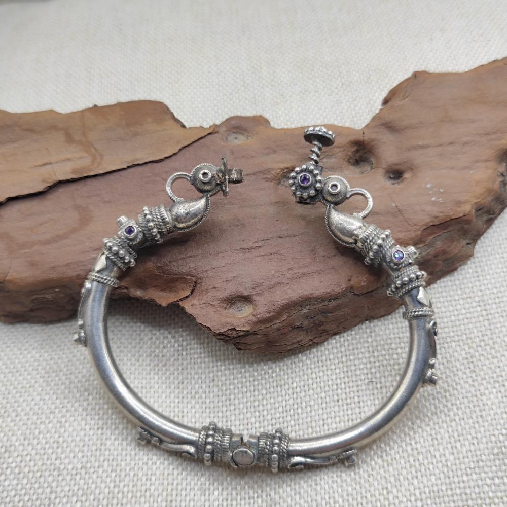 Bracciale etnico apribile con ametista in argento 925 - MEERA