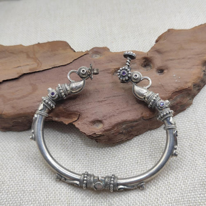 Bracciale etnico apribile con ametista in argento 925 - MEERA