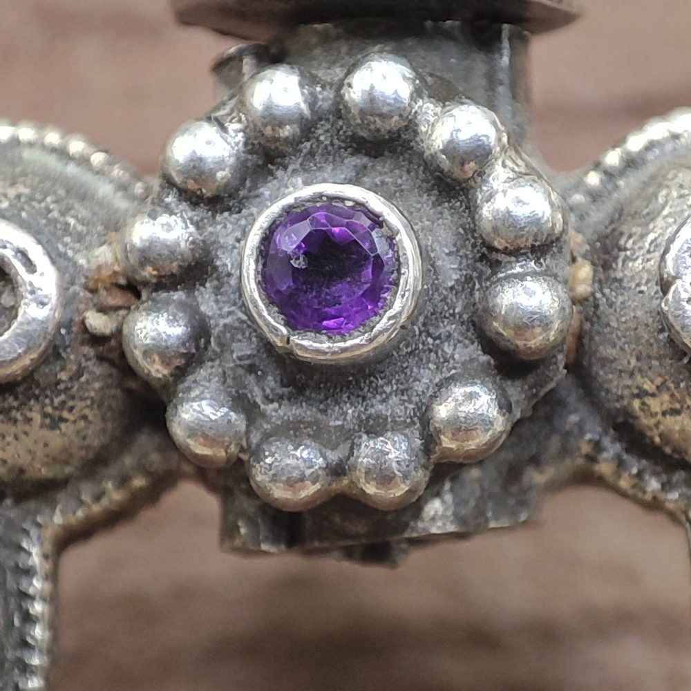 Bracciale etnico apribile con ametista in argento 925 - MEERA