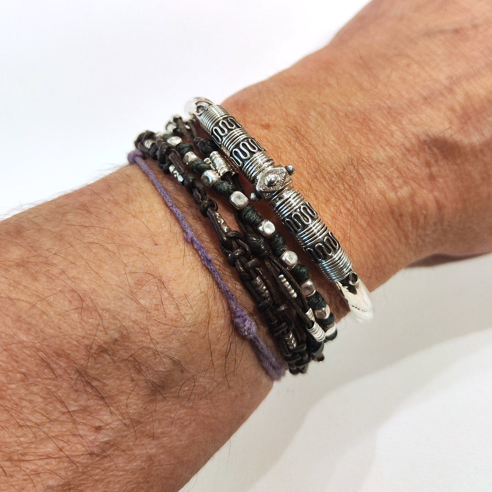 Bracciale NADAMI in Argento Sterling - Bangle in Argento 925 con Design Intricato indossato