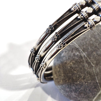 Bracciale NERANA in argento 925 – Etnico artigianale unisex dettaglio decorazione