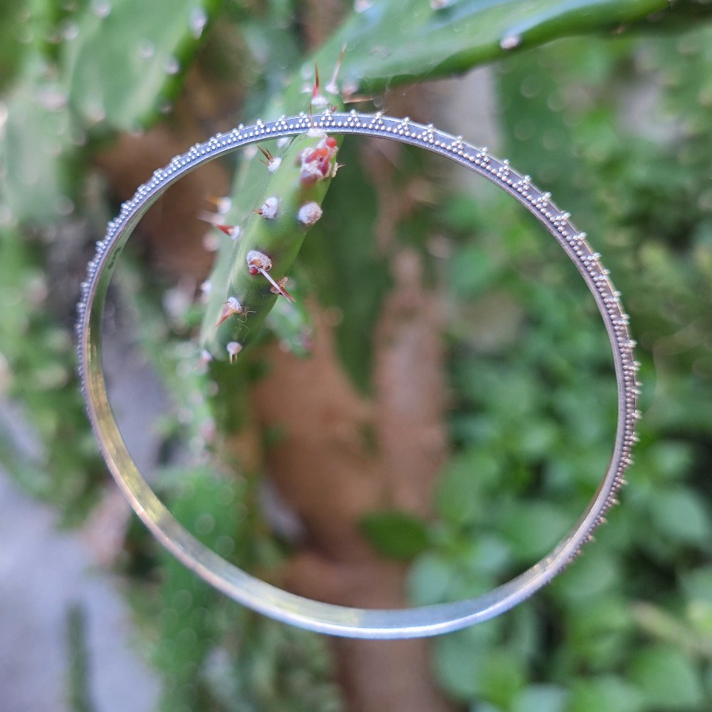 Bracciale etnico rigido in argento 925 - LATHIKATA