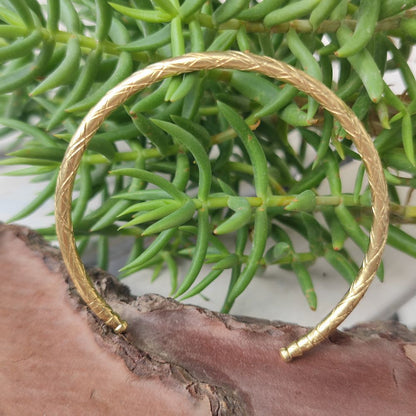 Bracciale TUAREG aperto rigido in ottone - KHUNTA