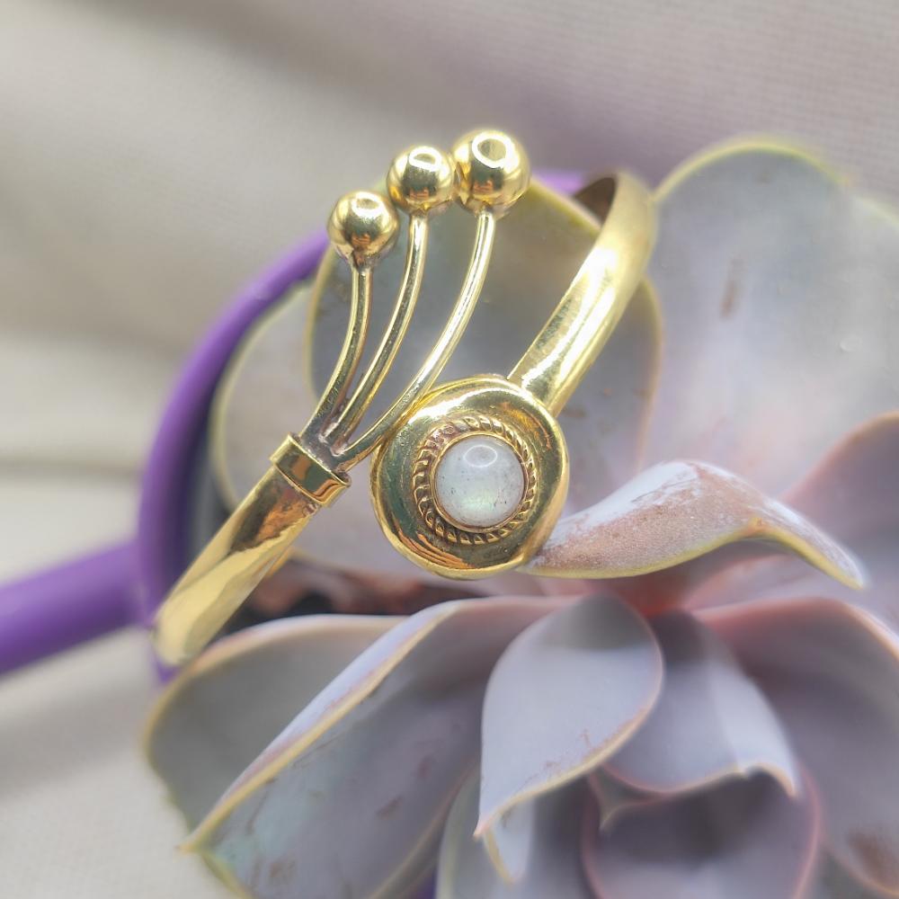 Bracciale rigido in ottone pietra di luna - SAMUDRA
