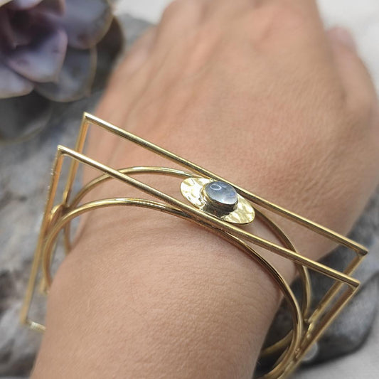 Bracciale rigido in ottone pietra di luna - VELARA