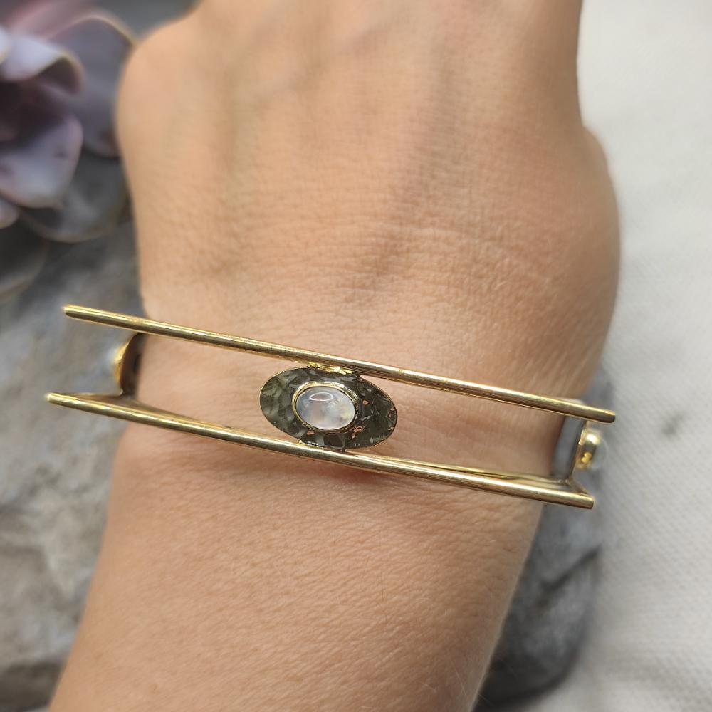 Bracciale rigido in ottone pietra di luna - VELARA