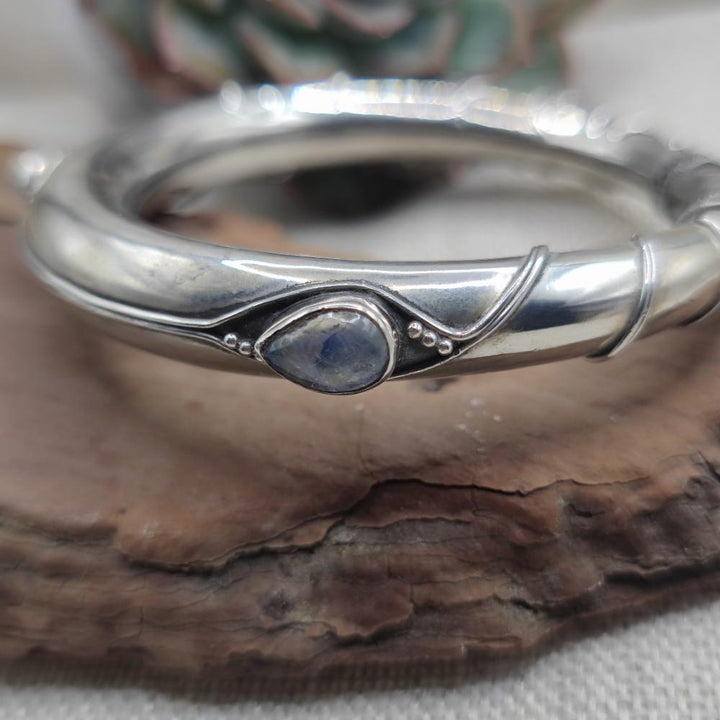 Bracciale apribile con pietra di luna in argento 925 - ANAYA