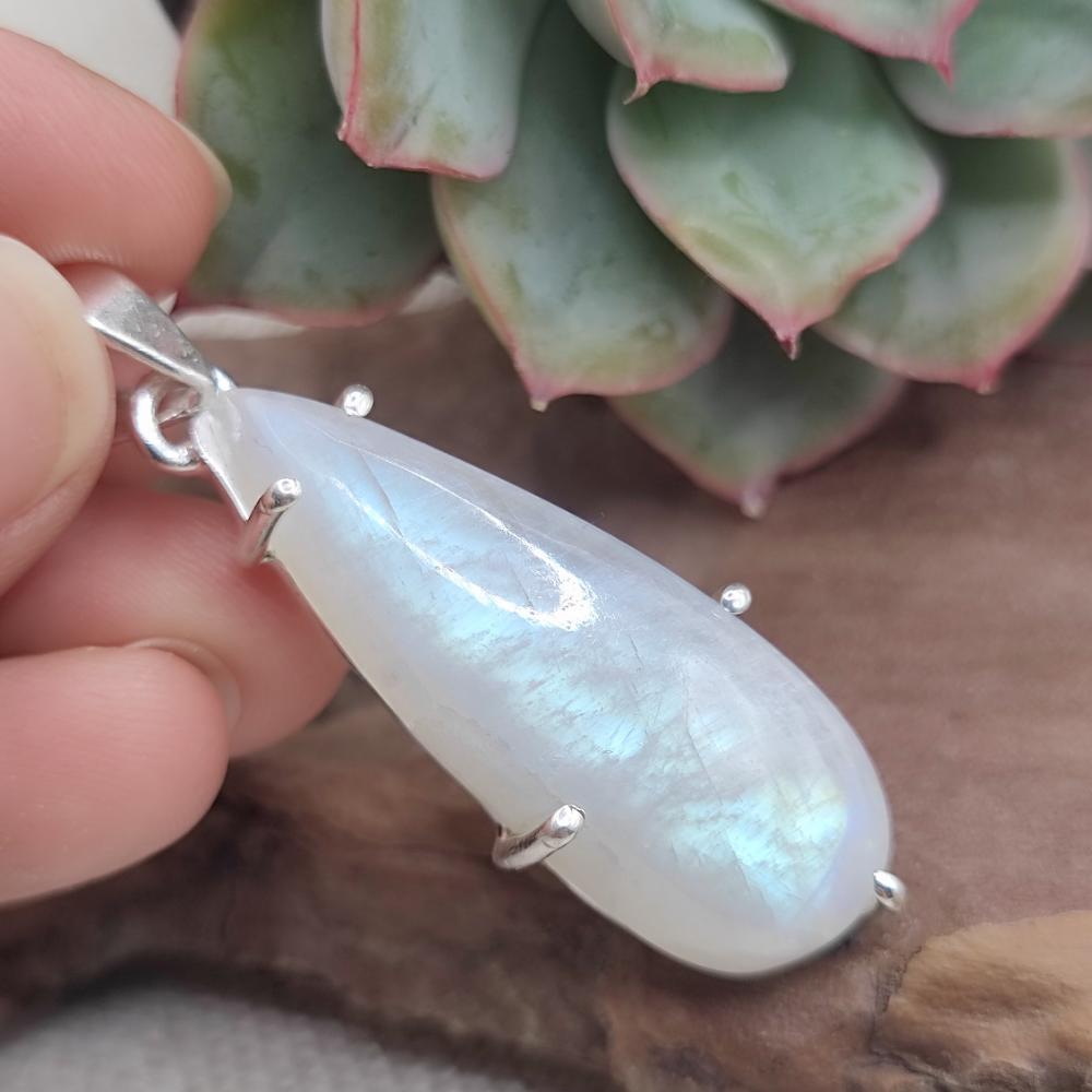 Gioielli artigianali con pietra