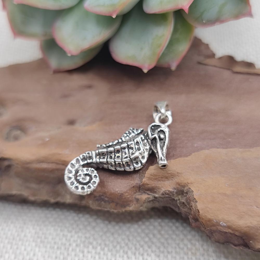 Ciondolo in argento 925 cavalluccio marino - NIRMAL