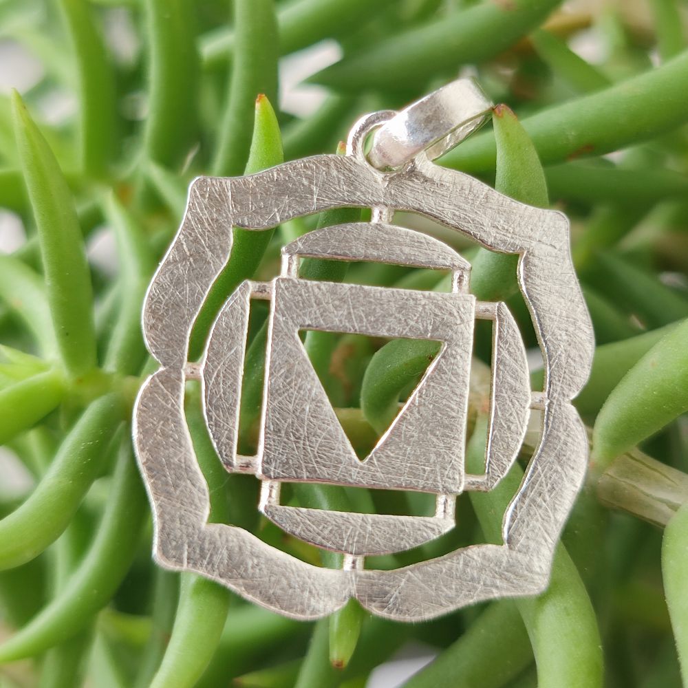 Ciondolo etnico in argento 925 con chakra - MULADHARA