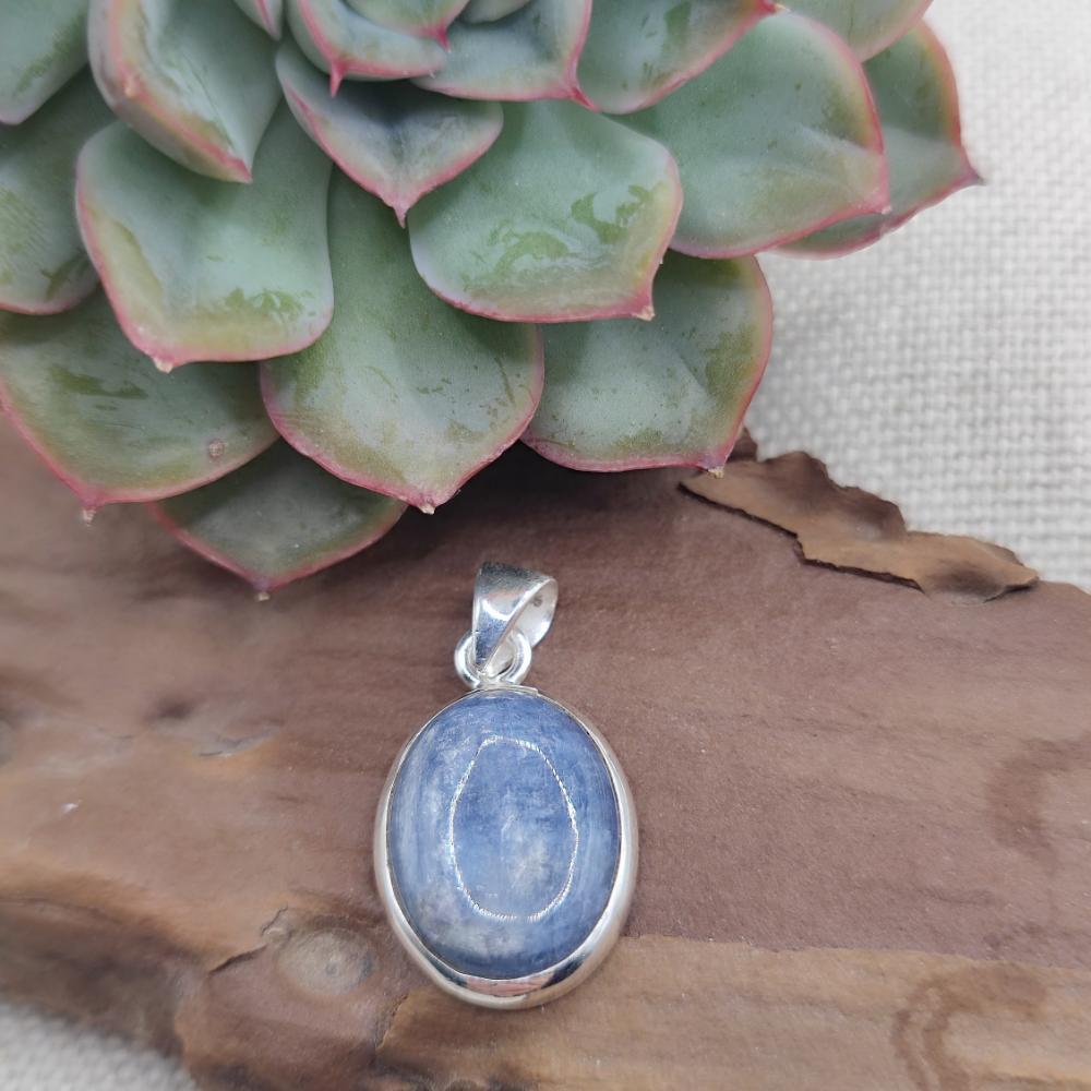 Ciondolo ovale in argento 925 cianite - YAKONDA