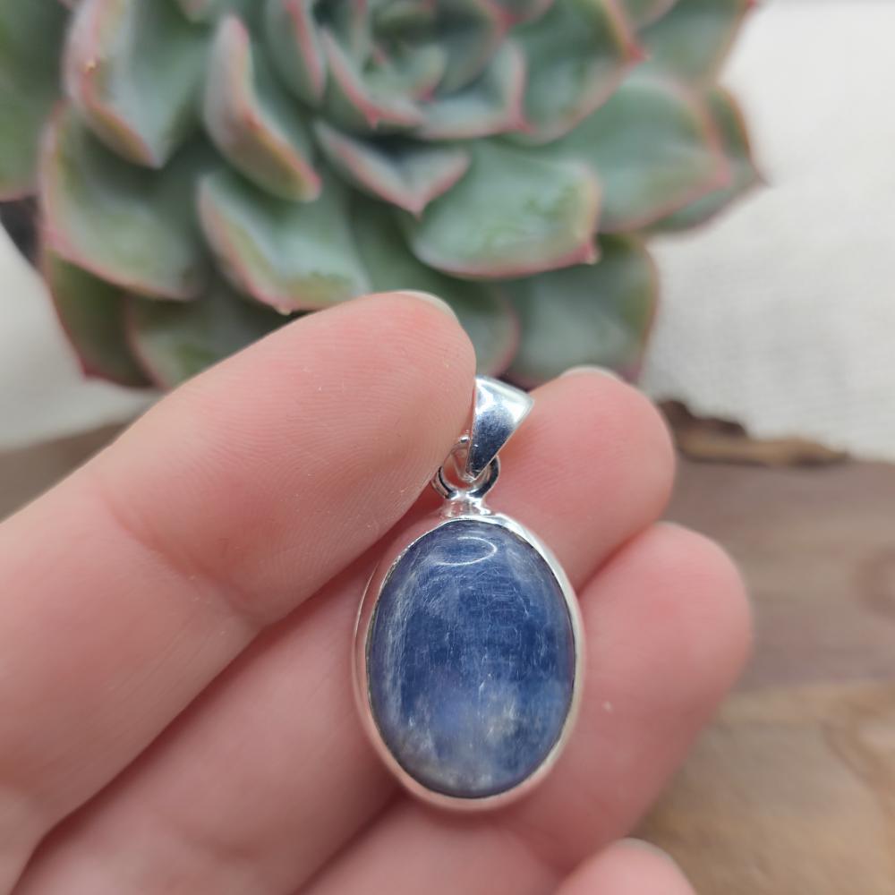 Ciondolo ovale in argento 925 cianite - YAKONDA