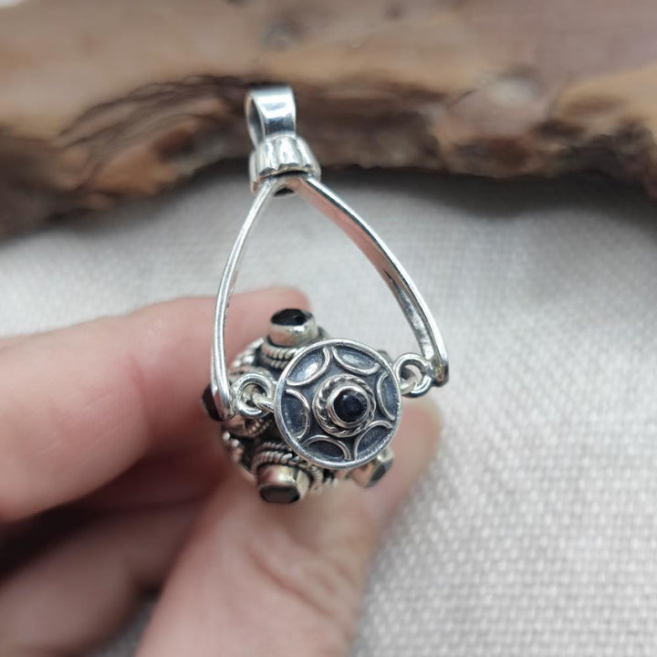 Ciondolo etnico in argento 925 cristallo di rocca - RENIGUNTA