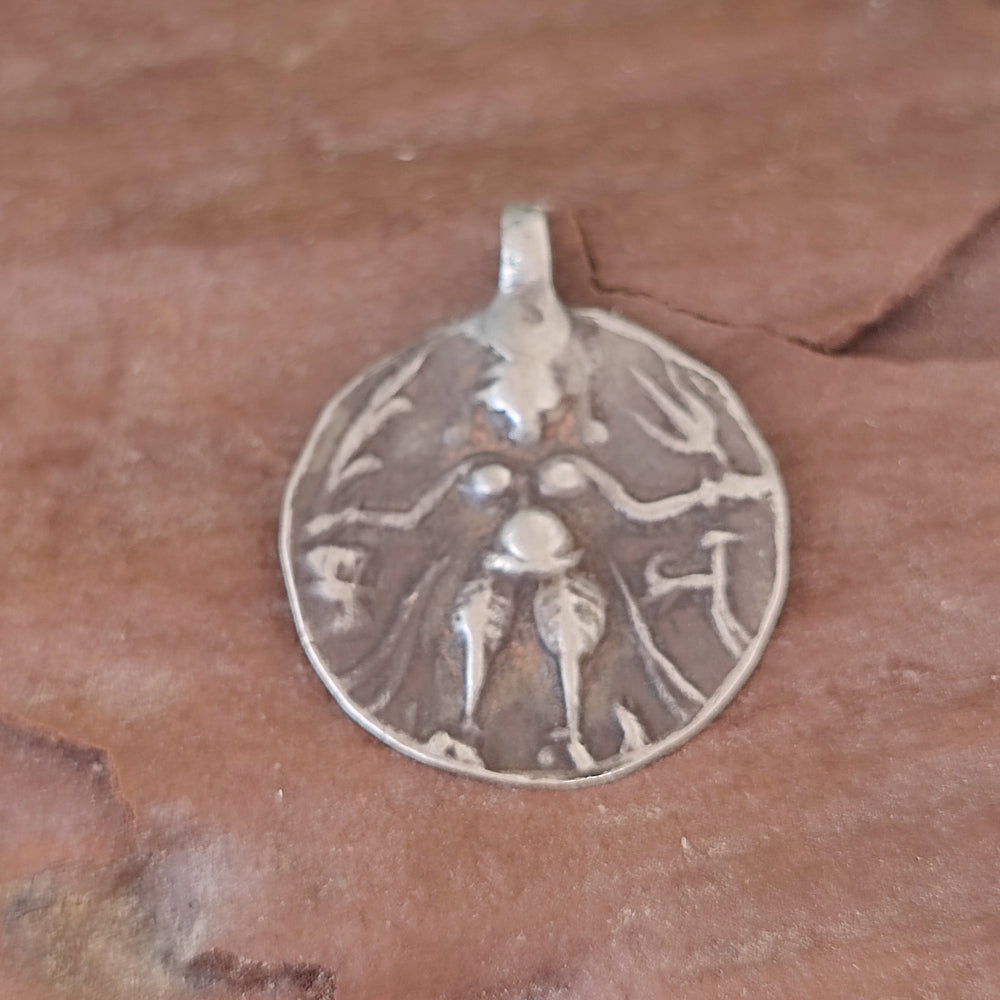 Ciondolo in argento antico con divinità Shiva - HIRAWAI