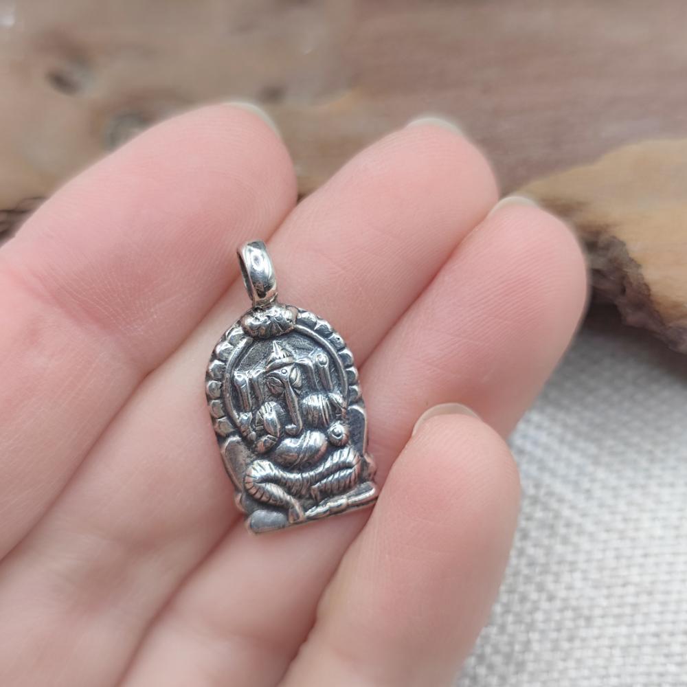 Ciondolo etnico in argento 925 con GANESH - DAIRA