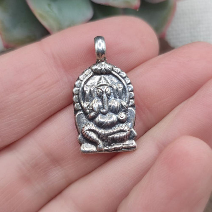Ciondolo etnico in argento 925 con GANESH - DAIRA