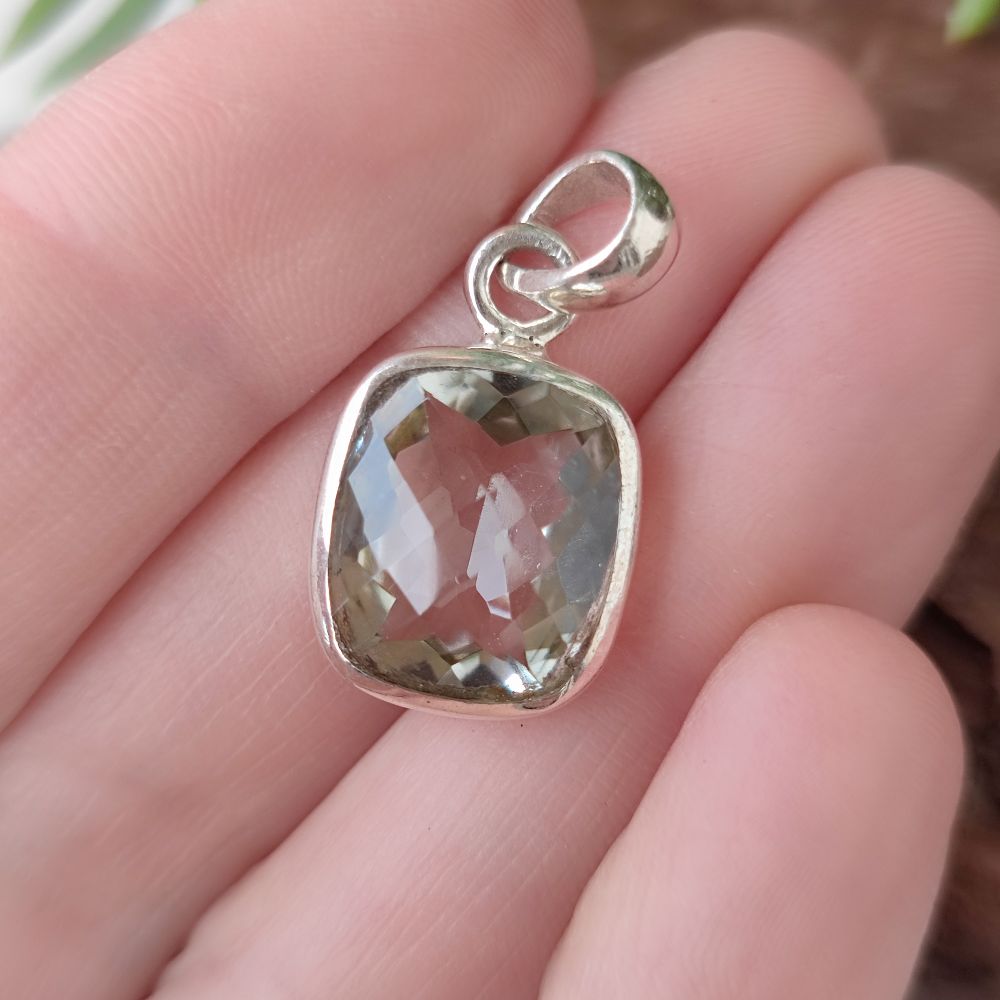 Ciondolo artigianale in argento 925 con pietra - KHEYADAH