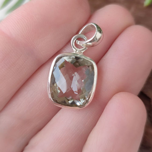 Ciondolo artigianale in argento 925 con pietra - KHEYADAH