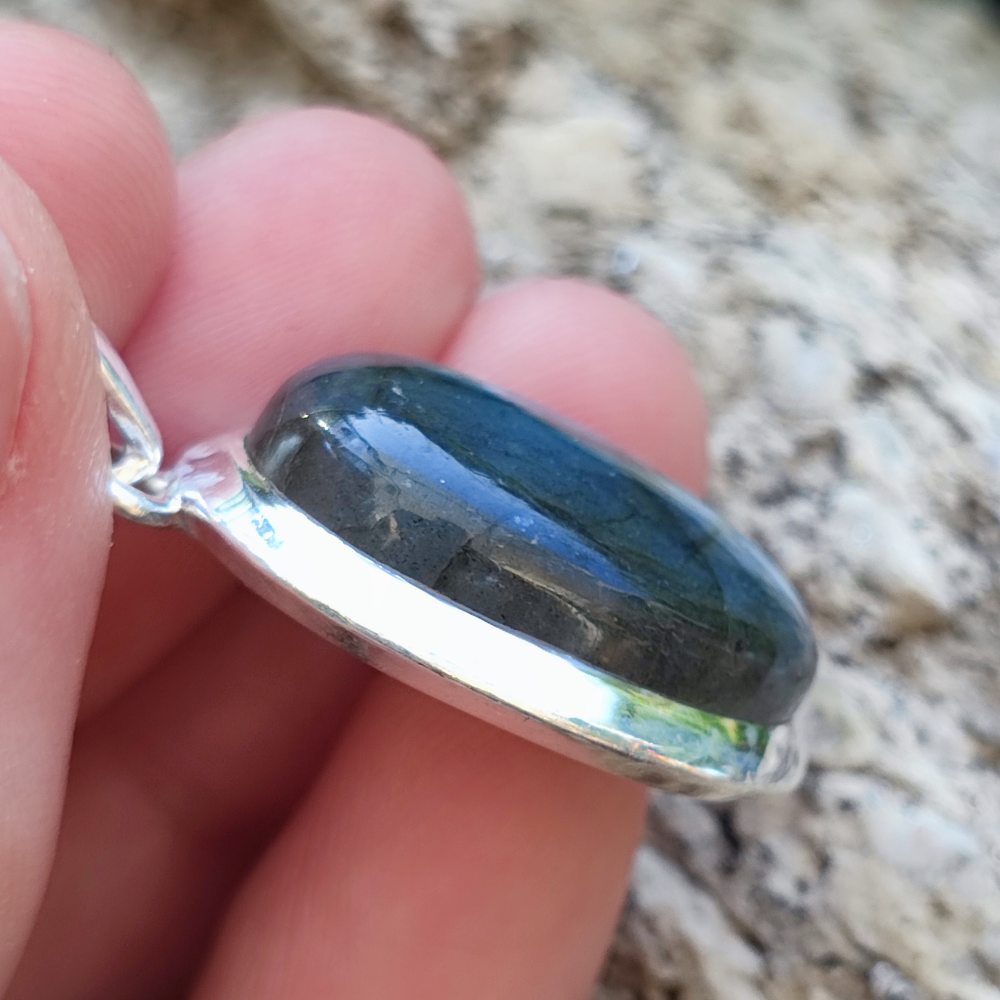 Ciondolo etnico in argento 925 con pietra - BHOTAD – immagine5