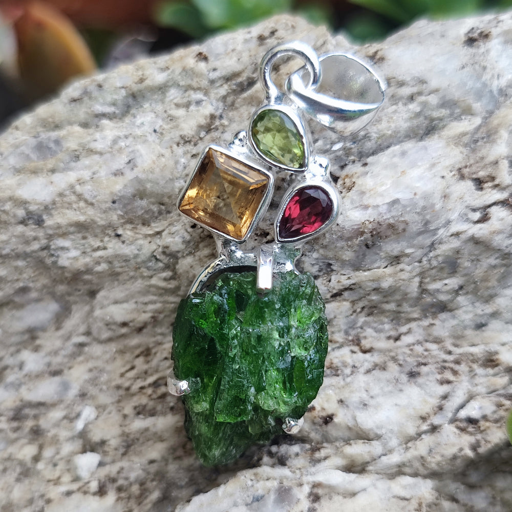 Ciondolo etnico in argento 925 con pietra - DURWHALI