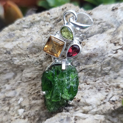 Ciondolo etnico in argento 925 con pietra - DURWHALI
