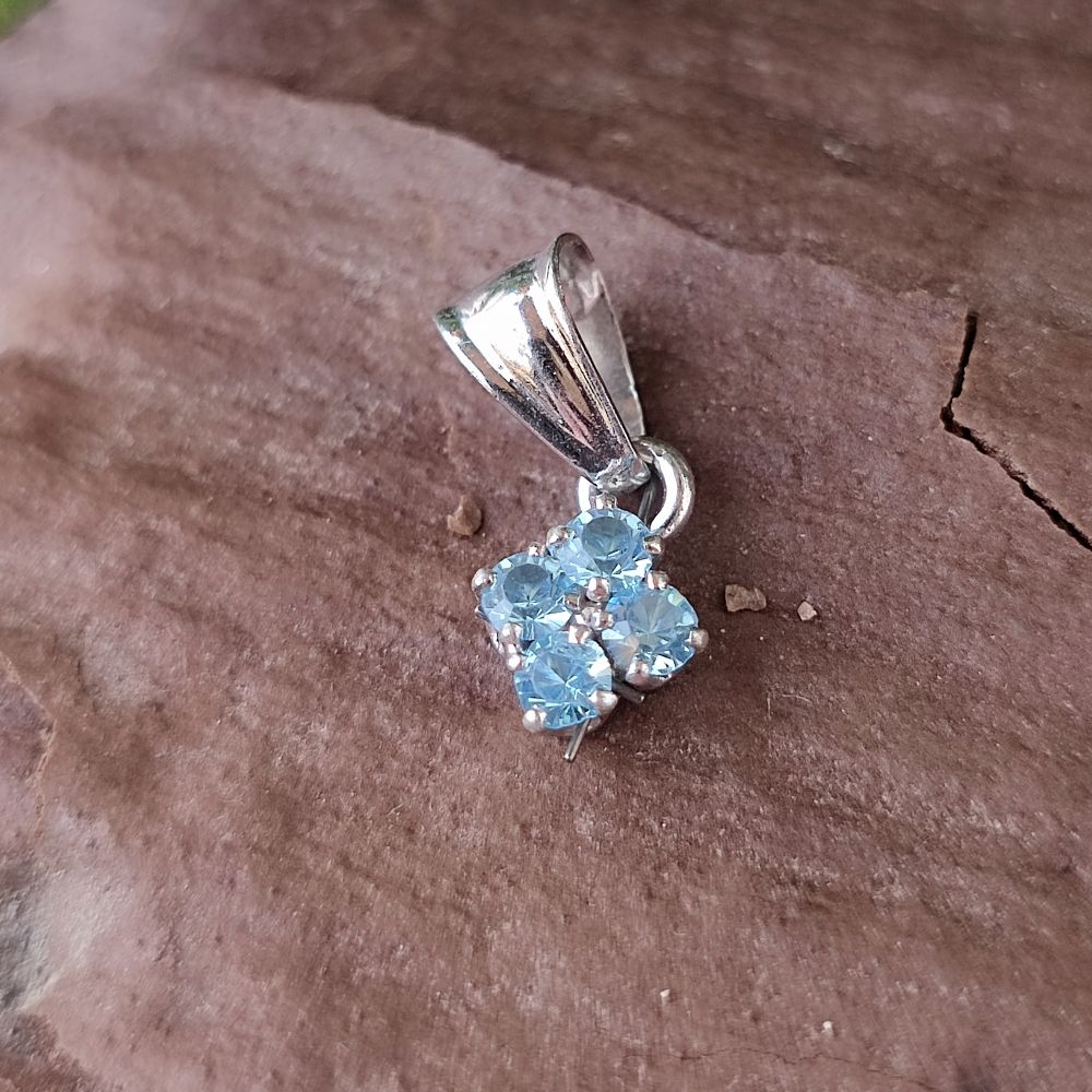 Ciondolo in argento 925 con pietra - KULUKERA