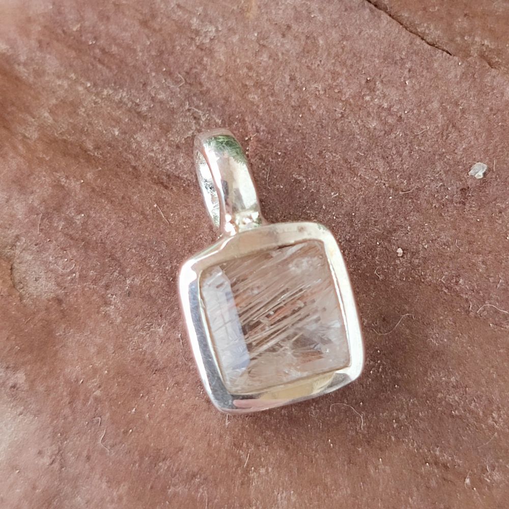 Ciondolo dado in argento 925 con pietra - KURDEG