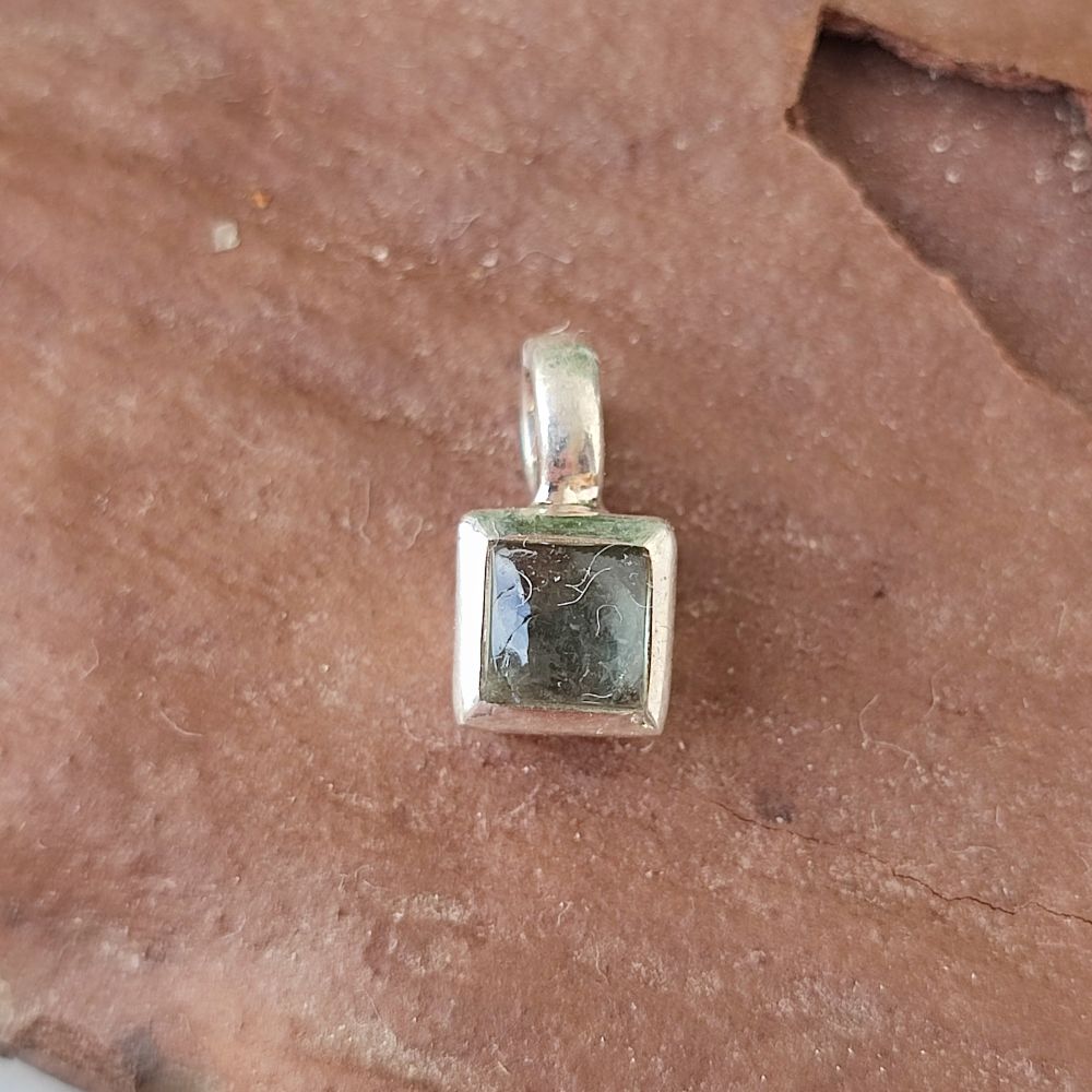 Ciondolo dado in argento 925 con pietra - SEDAWA